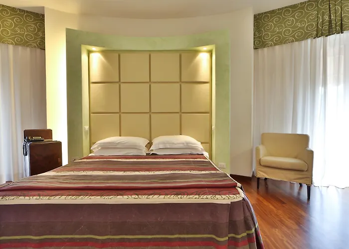 Western Hotell 3*