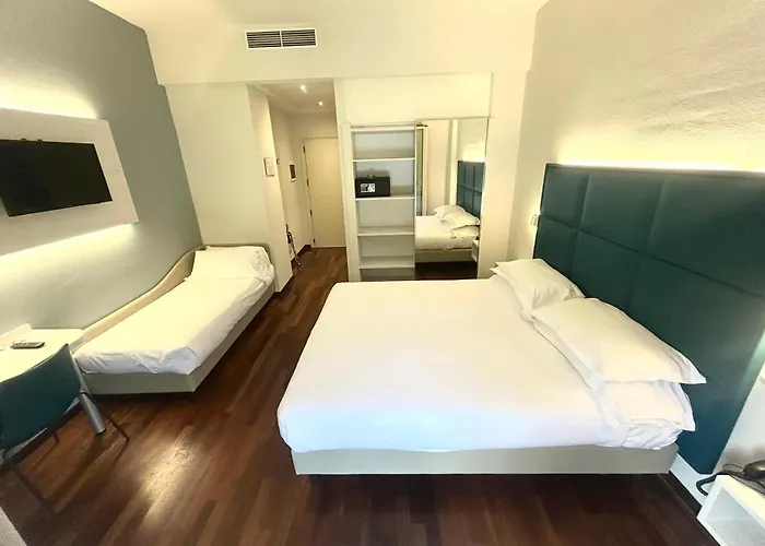 Western Hotell 3*