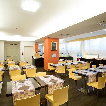 Western Hotel 3*